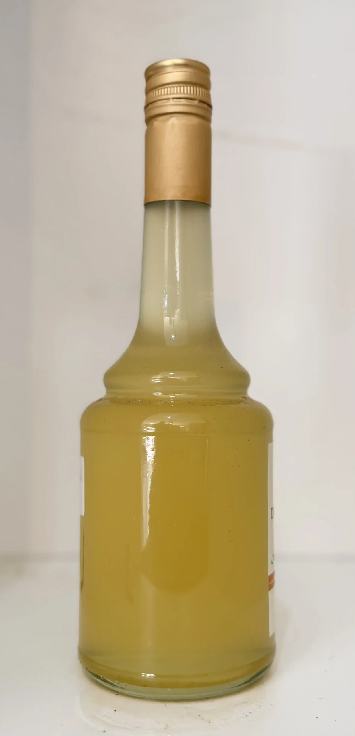 مركز شراب اللوز